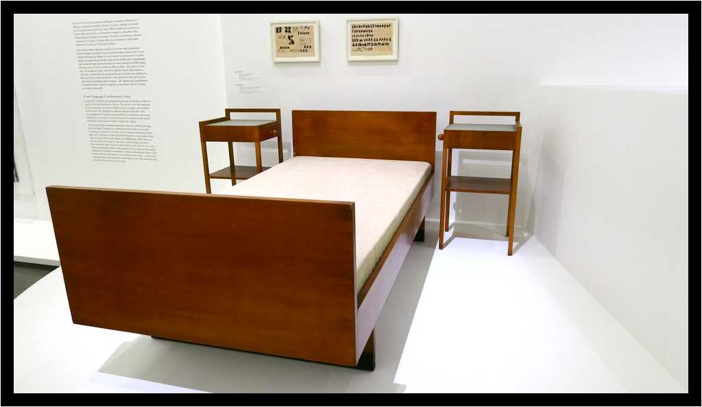 [MuseeDArtModerne21_07-AnniEtJosefAlbers-moyen.jpg]