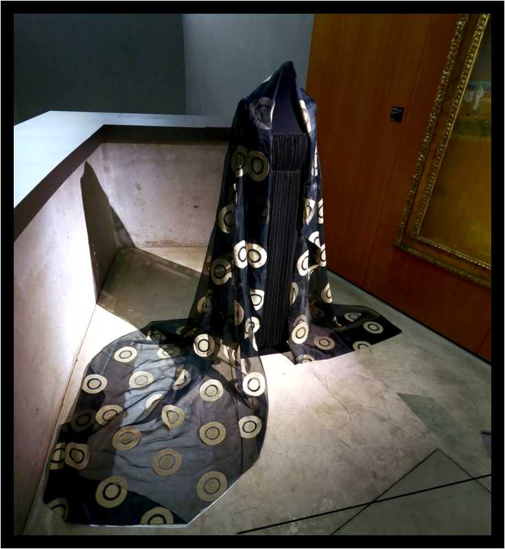 [MuseeDeLaMusique20_25-CostumesEnFete-Pano-moyen.jpg]