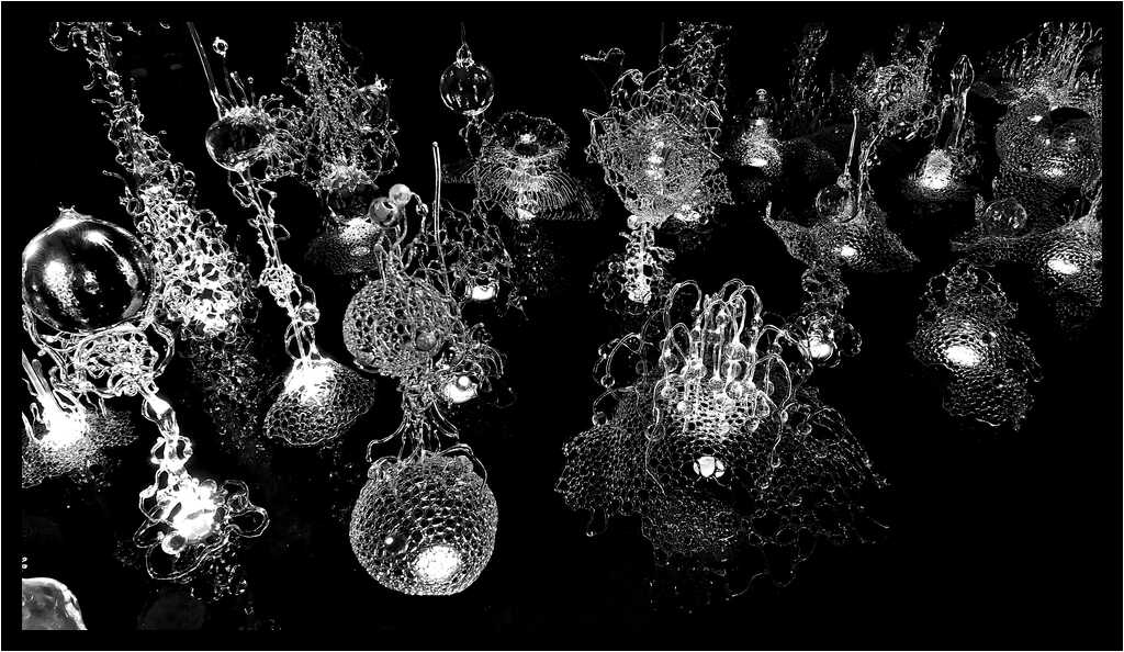 [GalerieDaEnd24_017-BonesAndClouds-Sceno-NB-moyen.jpg]