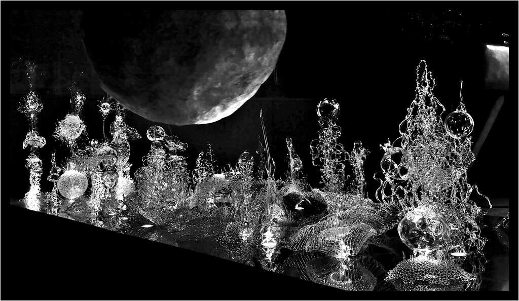 [GalerieDaEnd24_087-BonesAndClouds-Sceno-NB-moyen.jpg]