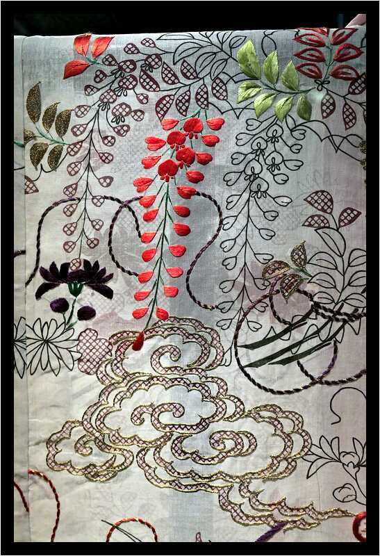 [MuseeDuQuaiBranly22_282-Kimono-Detail-Macro-moyen.jpg]