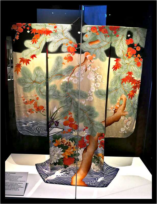[MuseeDuQuaiBranly22_300-Kimono-moyen.jpg]