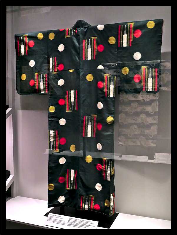 [MuseeDuQuaiBranly22_314-Kimono-moyen.jpg]