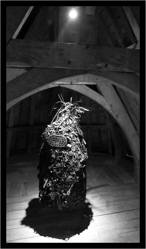 [DomaineDeLaRocheJagu21_041-Metamorphose-NB-moyen.jpg]