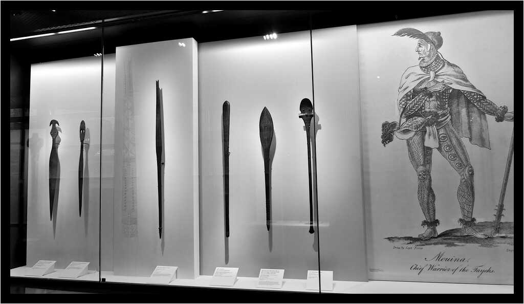 [MuseeDuQuaiBranly22_085-PouvoirEtPrestige-Sceno-NB-moyen.jpg]
