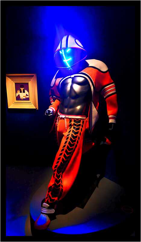 [MuseeDesArtsDecoratifs21_136-ThierryMugler-moyen.jpg]