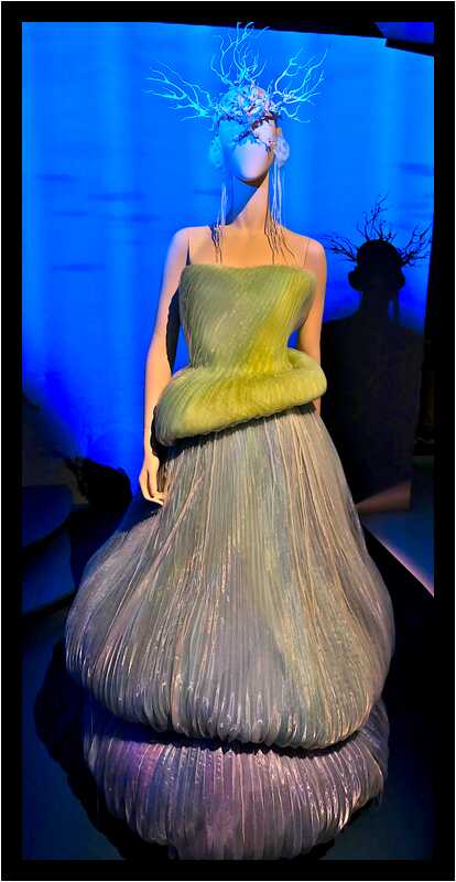 [MuseeDesArtsDecoratifs22_031-ThierryMugler-moyen.jpg]