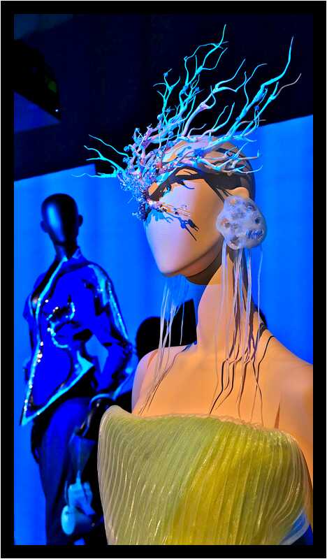[MuseeDesArtsDecoratifs22_032-ThierryMugler-moyen.jpg]