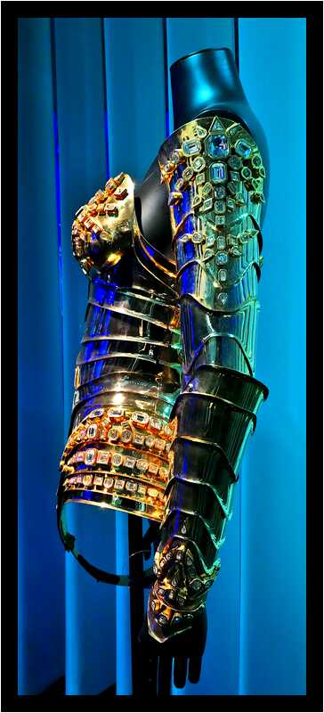 [MuseeDesArtsDecoratifs22_057-ThierryMugler-moyen.jpg]