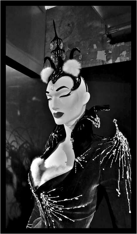 [MuseeDesArtsDecoratifs22_068-ThierryMugler-NB-moyen.jpg]