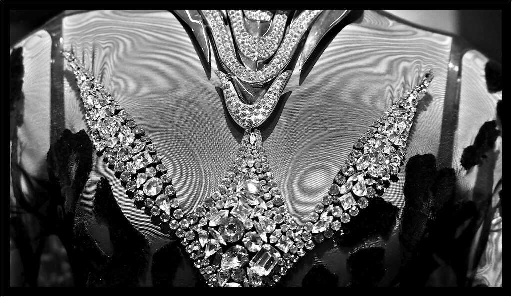 [MuseeDesArtsDecoratifs22_085-ThierryMugler-Macro-NB-moyen.jpg]