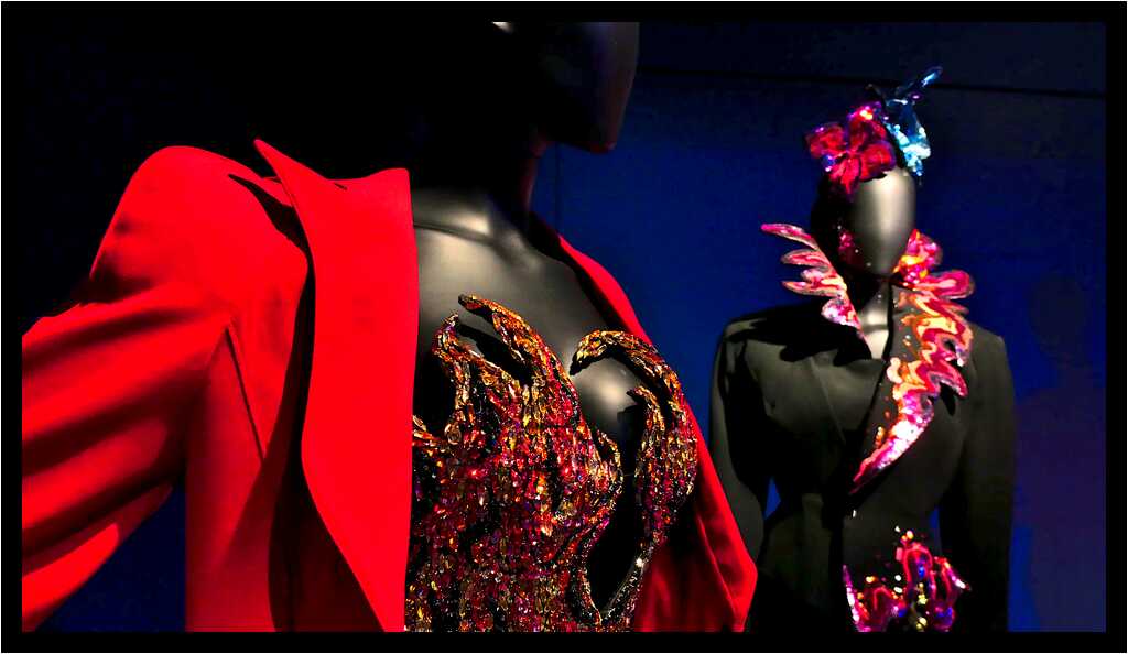 [MuseeDesArtsDecoratifs22_088-ThierryMugler-Macro-moyen.jpg]