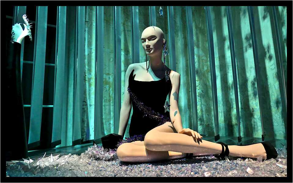[MuseeDesArtsDecoratifs22_168-ThierryMugler-moyen.jpg]