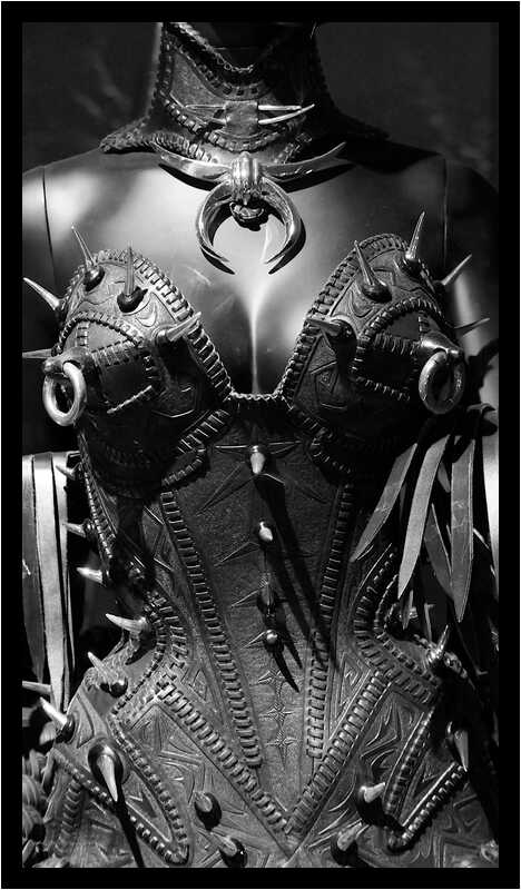 [MuseeDesArtsDecoratifs22_190-ThierryMugler-Macro-NB-moyen.jpg]