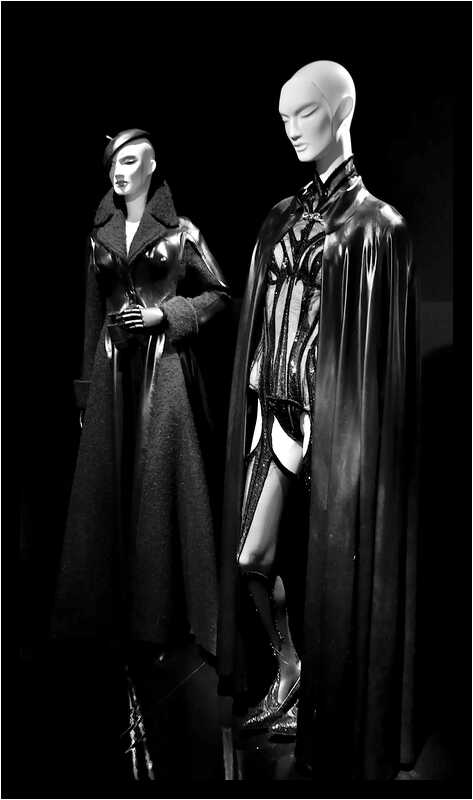 [MuseeDesArtsDecoratifs22_220-ThierryMugler-NB-moyen.jpg]