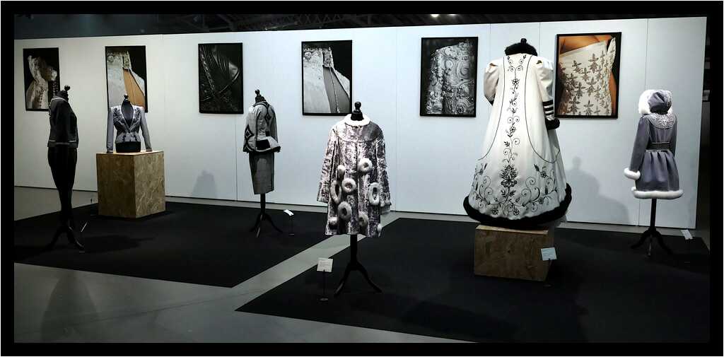 [LePetitEchoDeLaMode22_133-HommageALaBretagne-Sceno-moyen.jpg]