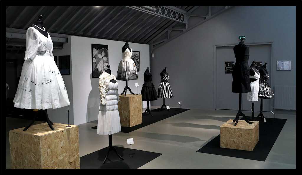 [LePetitEchoDeLaMode22_134-HommageALaBretagne-Sceno-moyen.jpg]