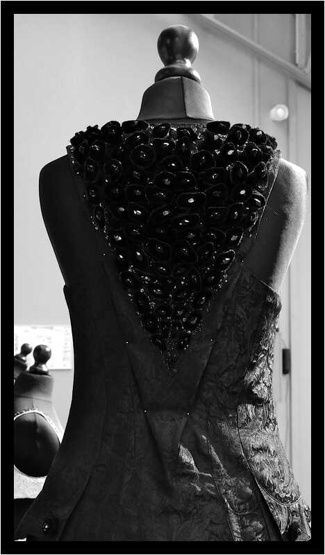 [LePetitEchoDeLaMode22_168-HommageALaBretagne-Detail-NB-moyen.jpg]