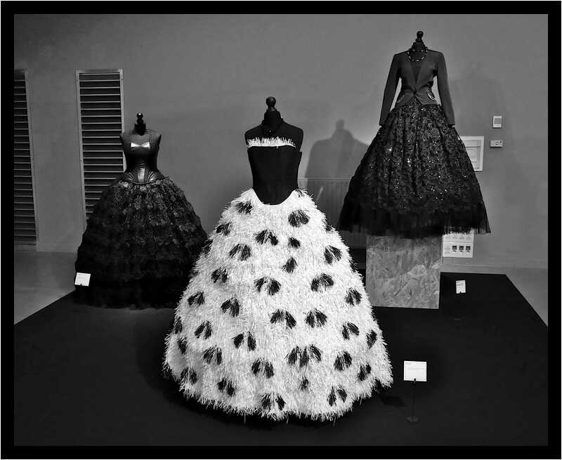 [LePetitEchoDeLaMode22_178-HommageALaBretagne-Sceno-NB-moyen.jpg]