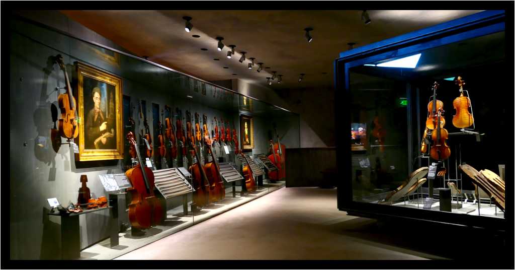 [MuseeDeLaMusique20_042-19eLEuropeRomantique-Pano-moyen.jpg]