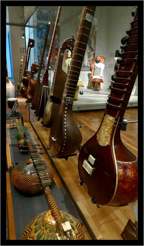 [MuseeDeLaMusique20_107-MusiquesDuMonde-moyen.jpg]