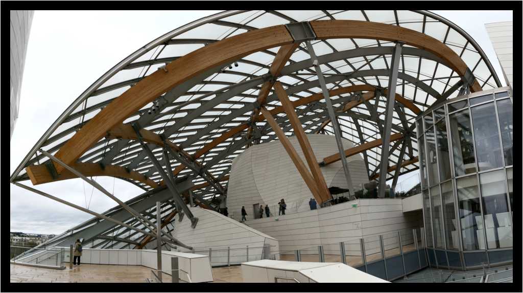 [FondationLouisVuitton20_03-Archi-Gens-Pano-moyen.jpg]