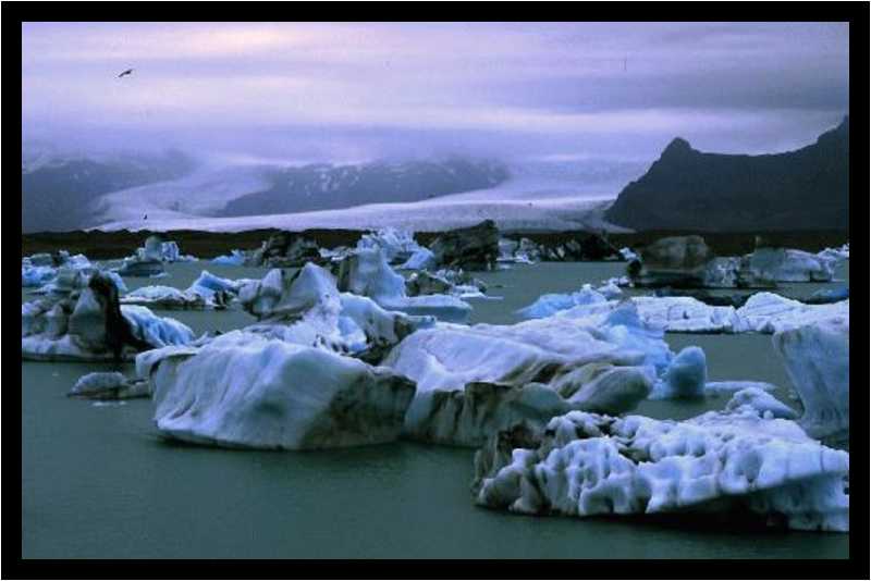 [lagon-glaciaire-moyen.jpg]